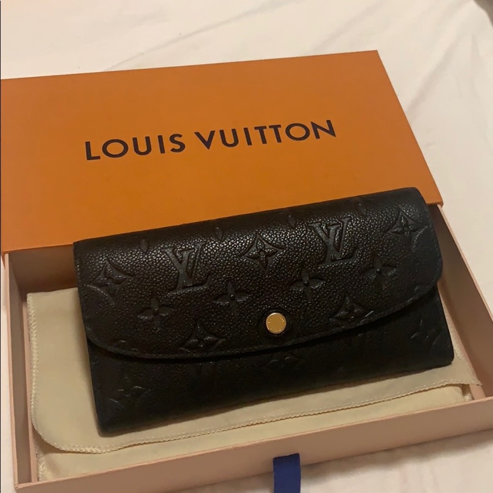 ✨RARE✨ Black Emilie Wallet